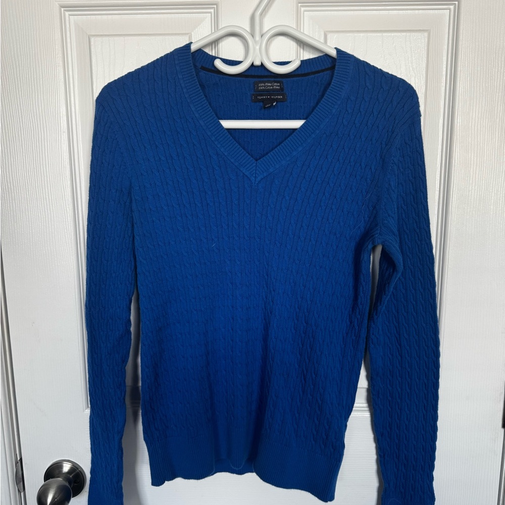 Women’s Tommy Hilfiger V-Neck Cable Knit Sweater in Royal Blue